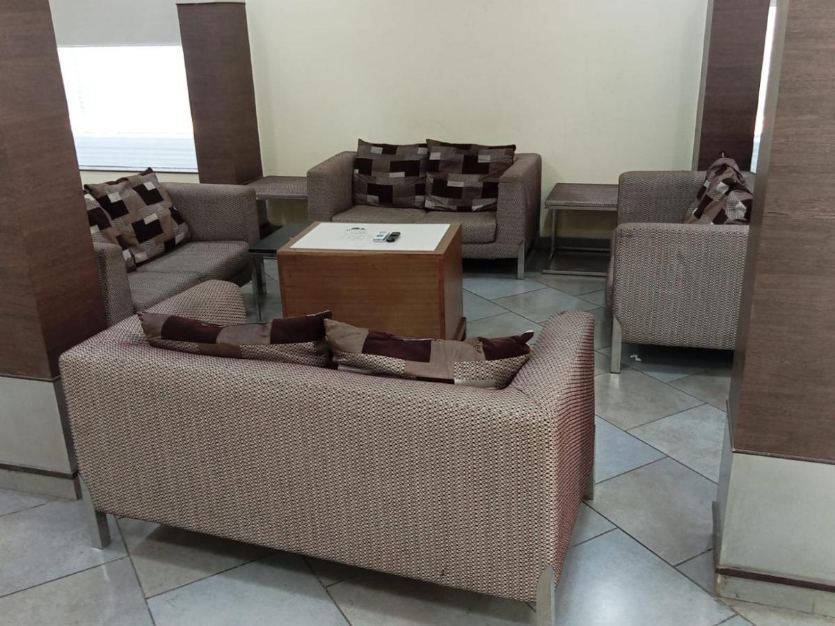 Hotel Western Court Boisar 외부 사진