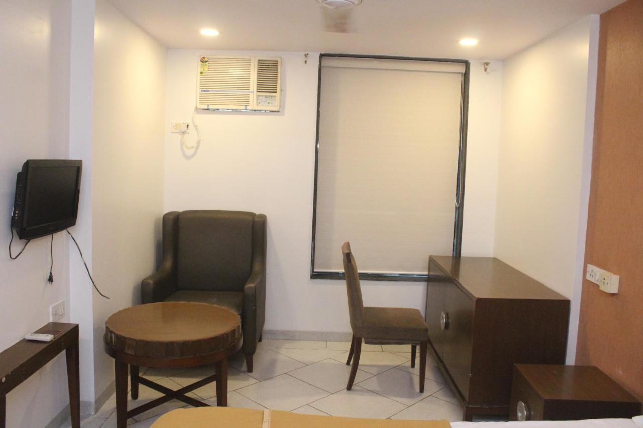 Hotel Western Court Boisar 외부 사진