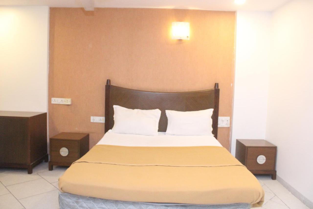 Hotel Western Court Boisar 외부 사진