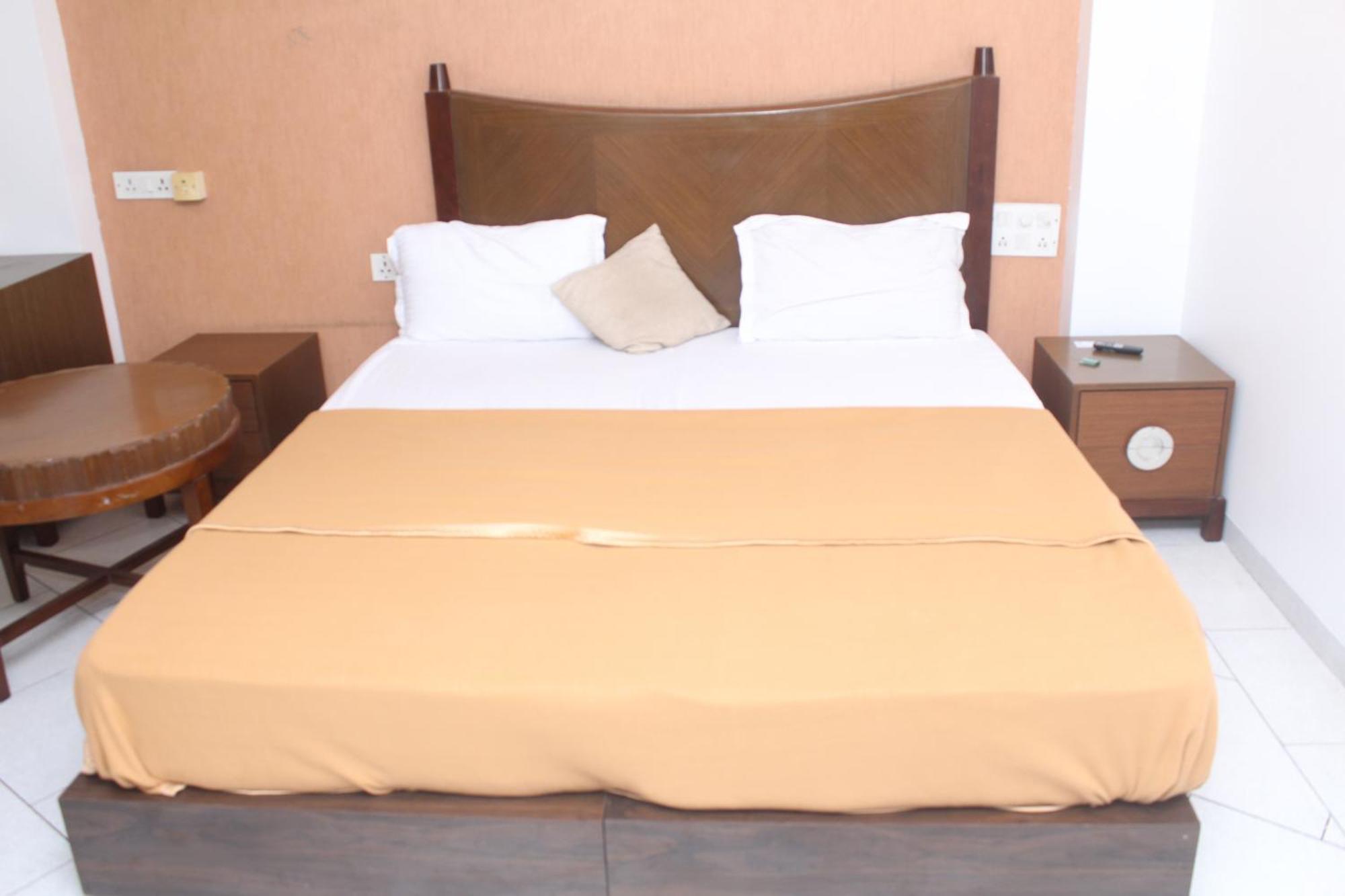 Hotel Western Court Boisar 외부 사진