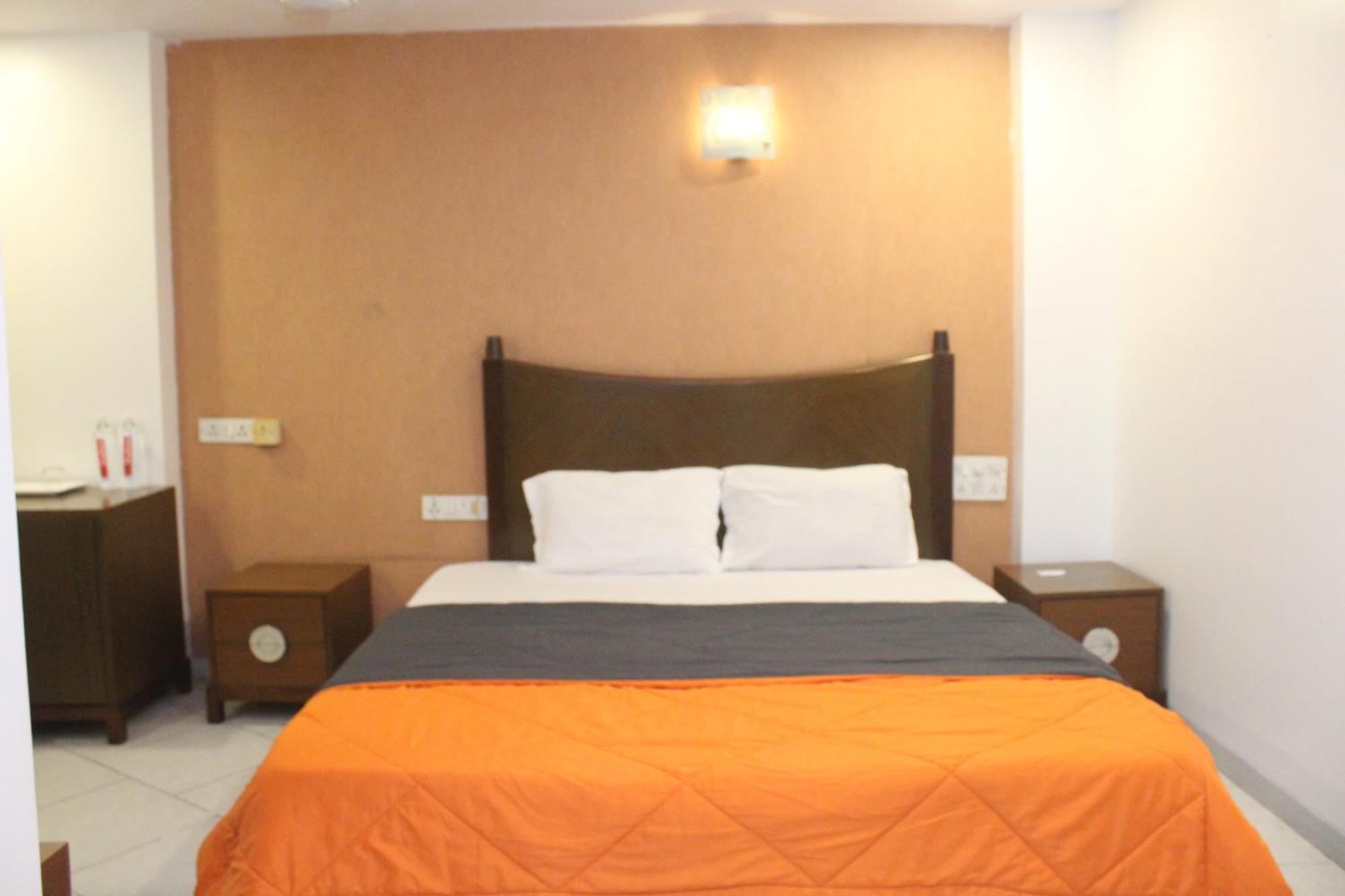 Hotel Western Court Boisar 외부 사진