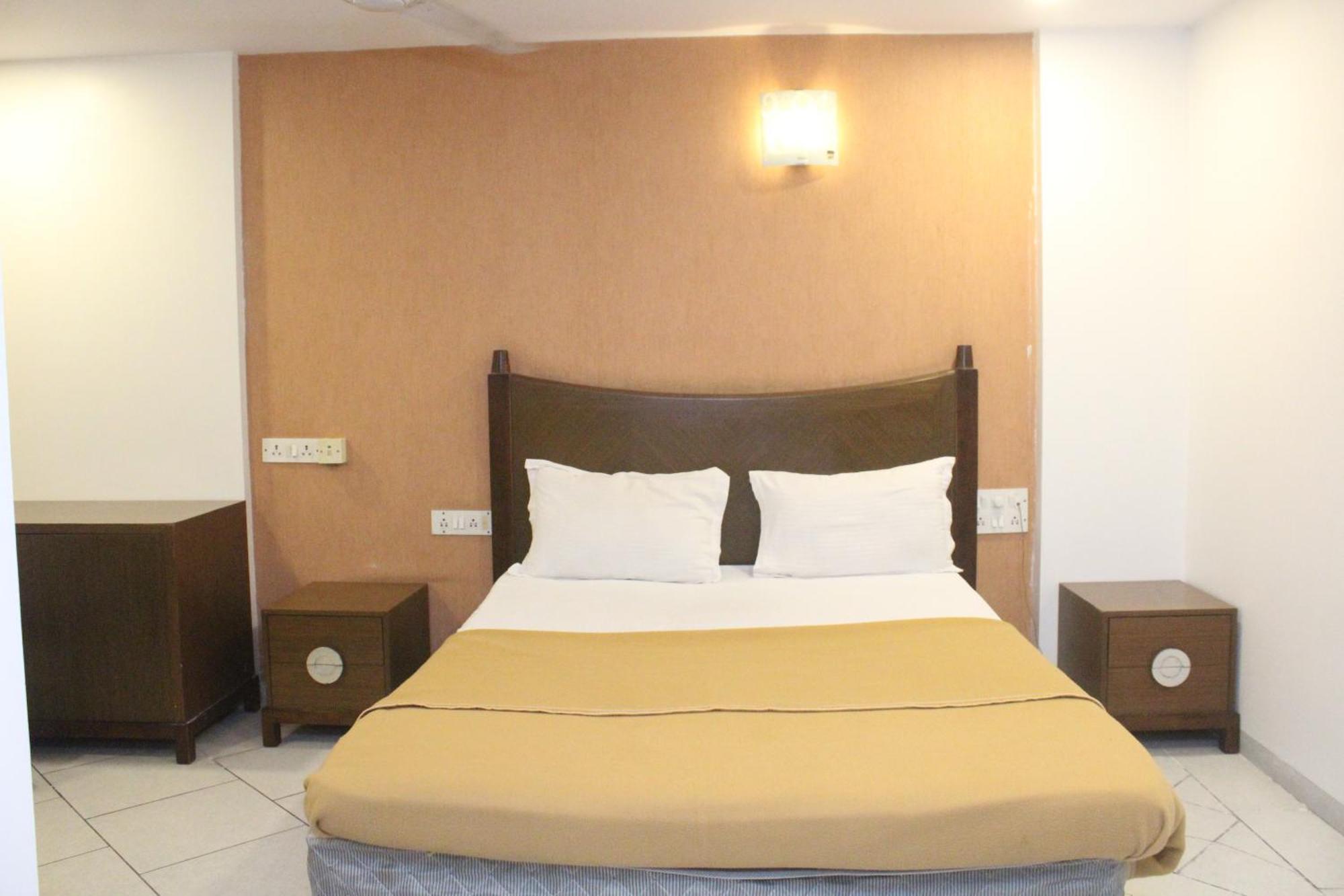 Hotel Western Court Boisar 외부 사진